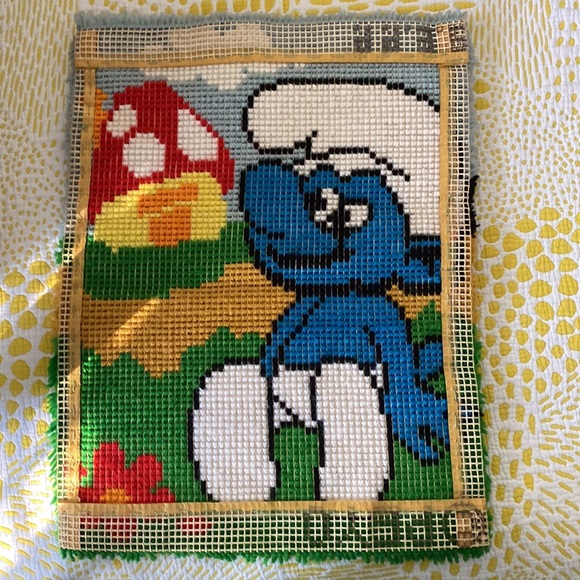 80s Smurf Mushroom 🍄 Latch hook wall Hanging - Picture 6 of 6